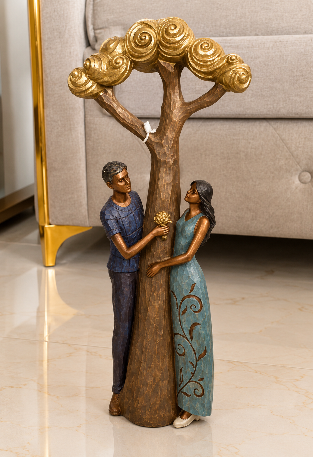 romantic couple under a tree showpiece