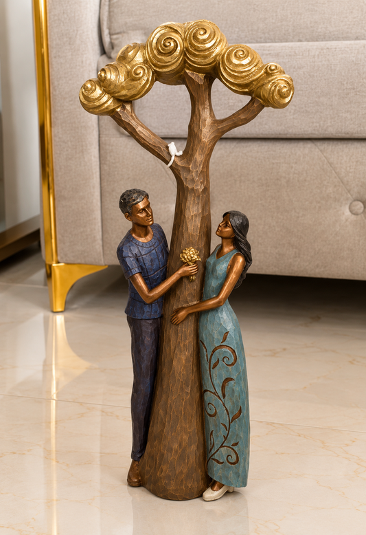 romantic couple under a tree showpiece