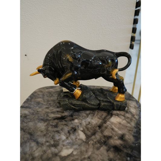 Black and gold bull